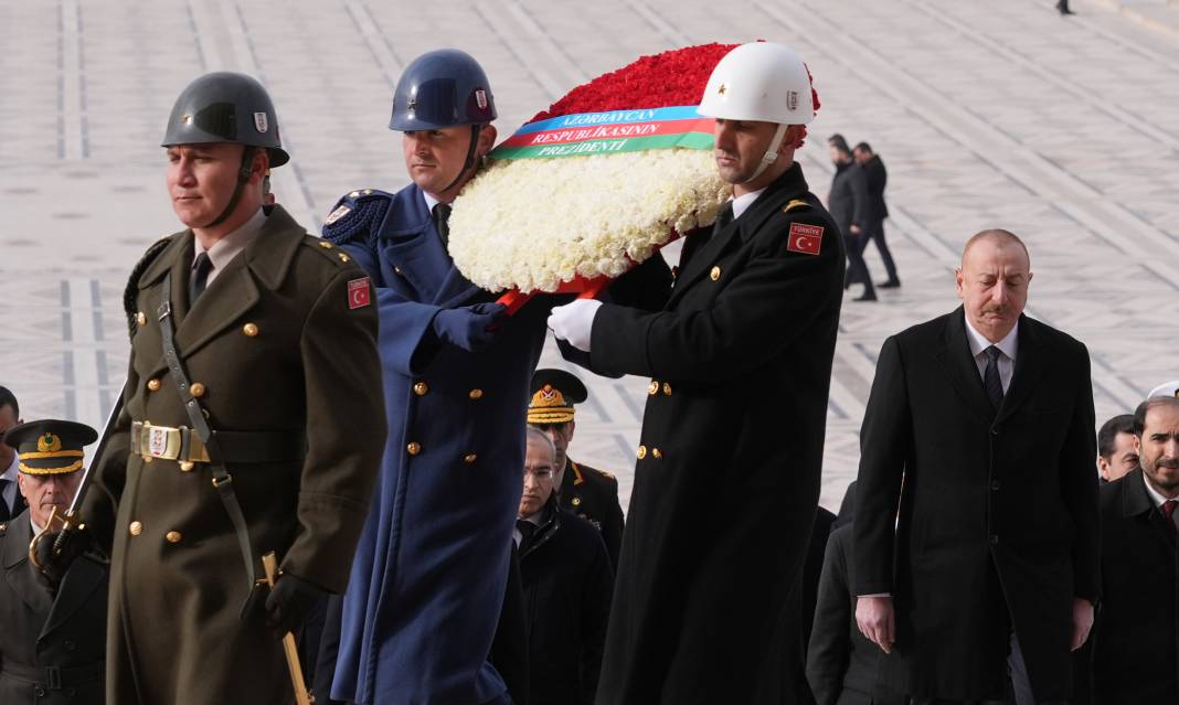 Azerbaycan Cumhurbaşkanı Aliyev Anıtkabir'de 27